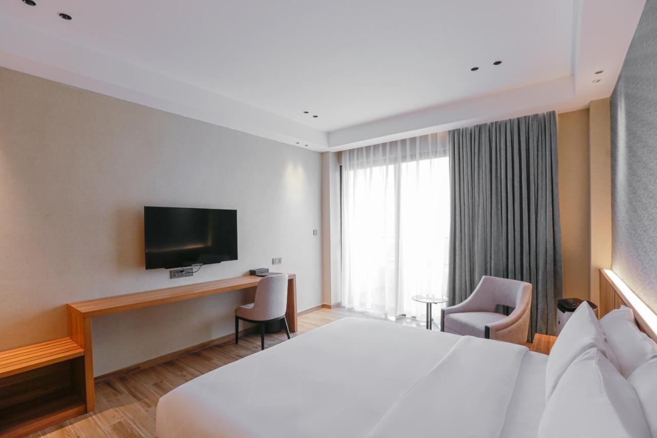 Hotel Casiana & Events Center Tagaytay Managed By Hii Tagaytay City Dış mekan fotoğraf