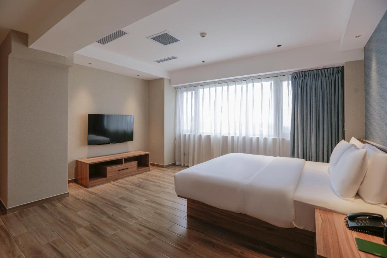 Hotel Casiana & Events Center Tagaytay Managed By Hii Tagaytay City Dış mekan fotoğraf